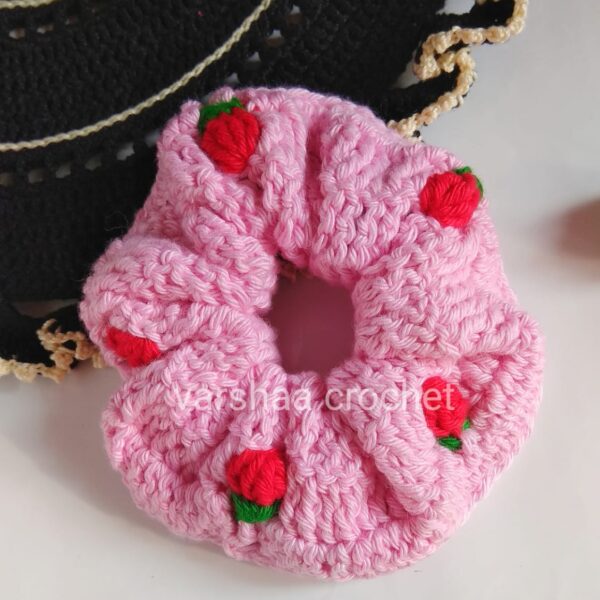 PINK BERRIES SCRUNCHIE